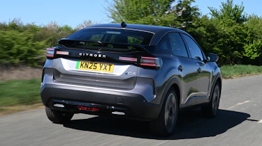 Citroen e-C4 - rear tracking