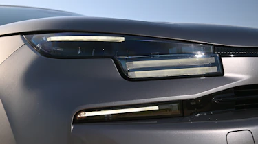 Citroen e-C4 - front headlight