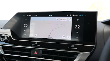 Citroen e-C4 - infotainment screen showing the sat-nav map