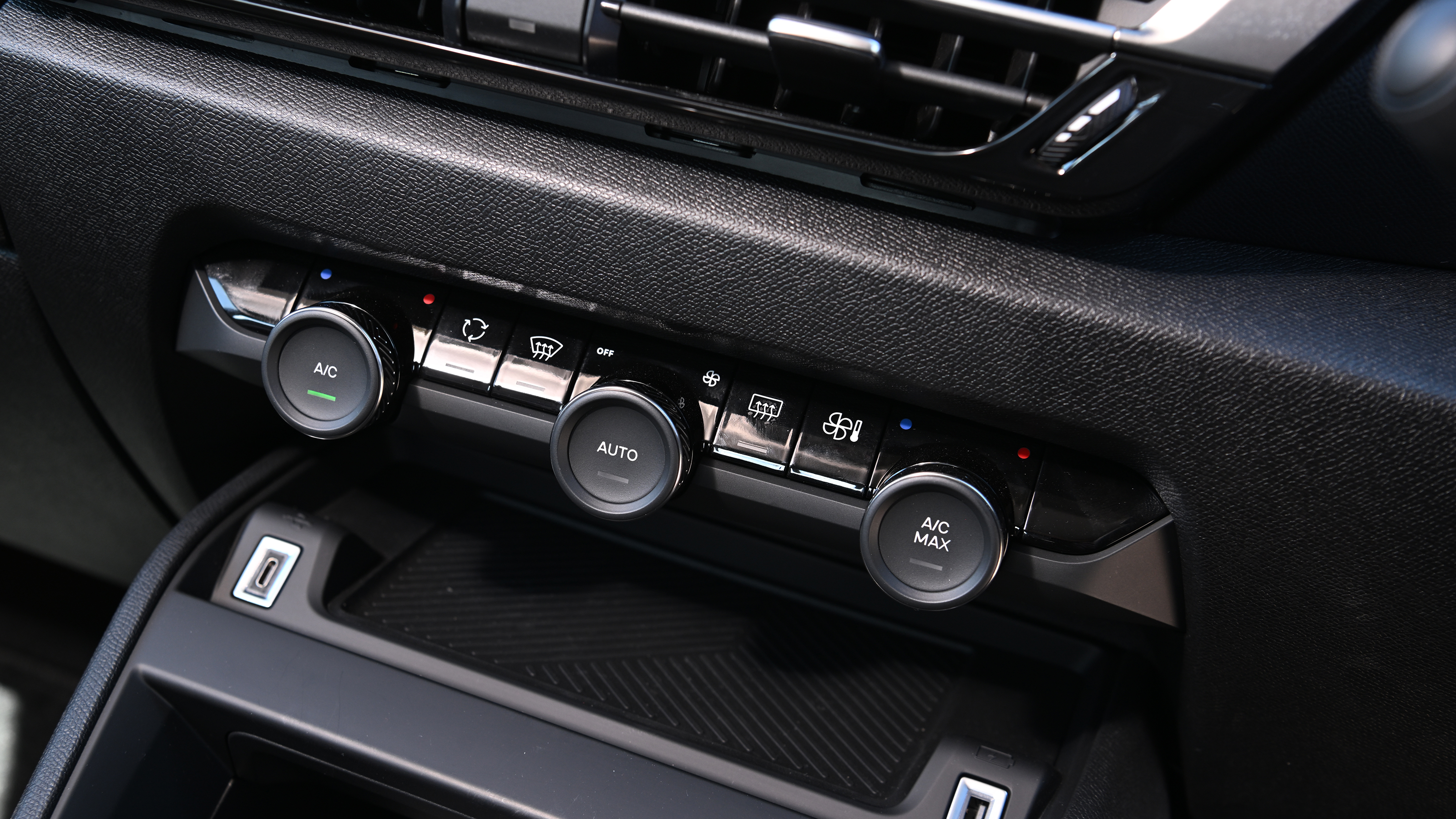 Citroen e-C4 - heating and ventilation controls 