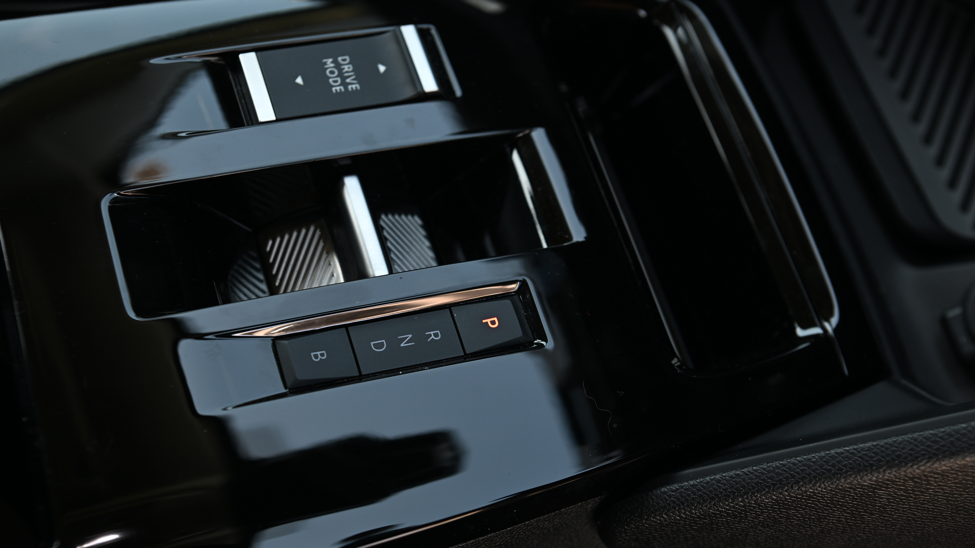 Citroen e-C4 - centre console 