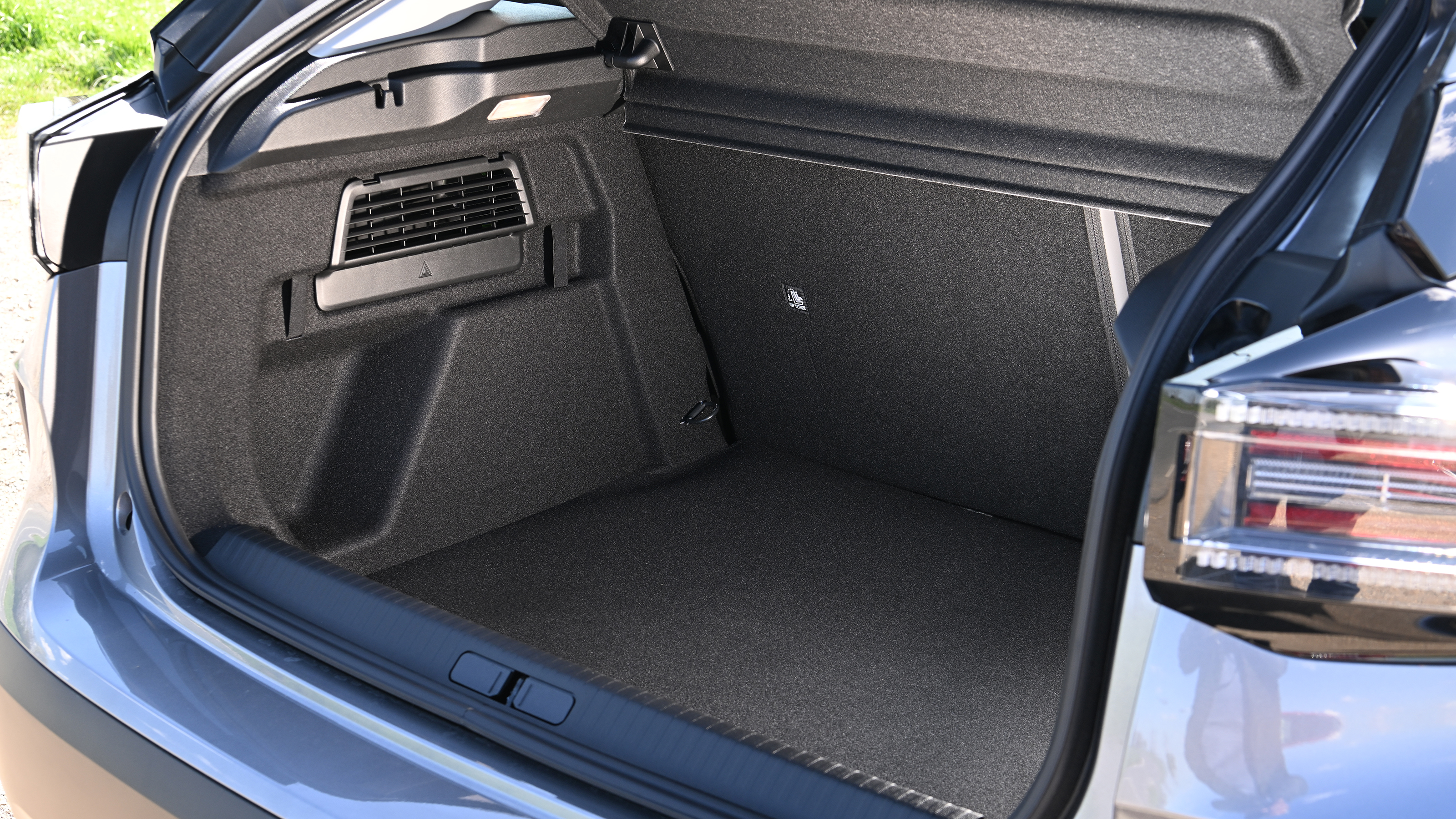 Citroen e-C4 - boot space