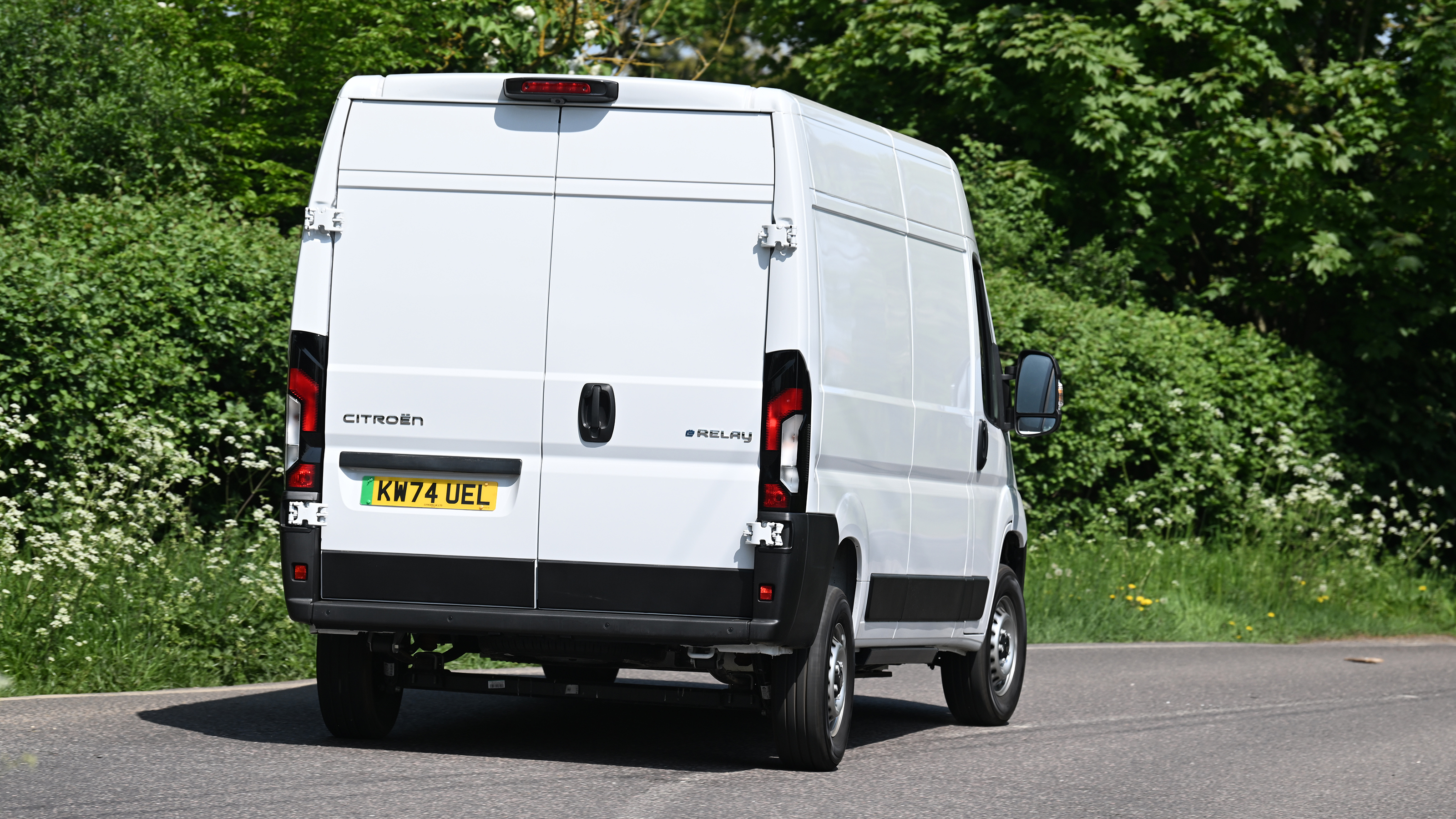 Citroen e-Relay - rear cornering