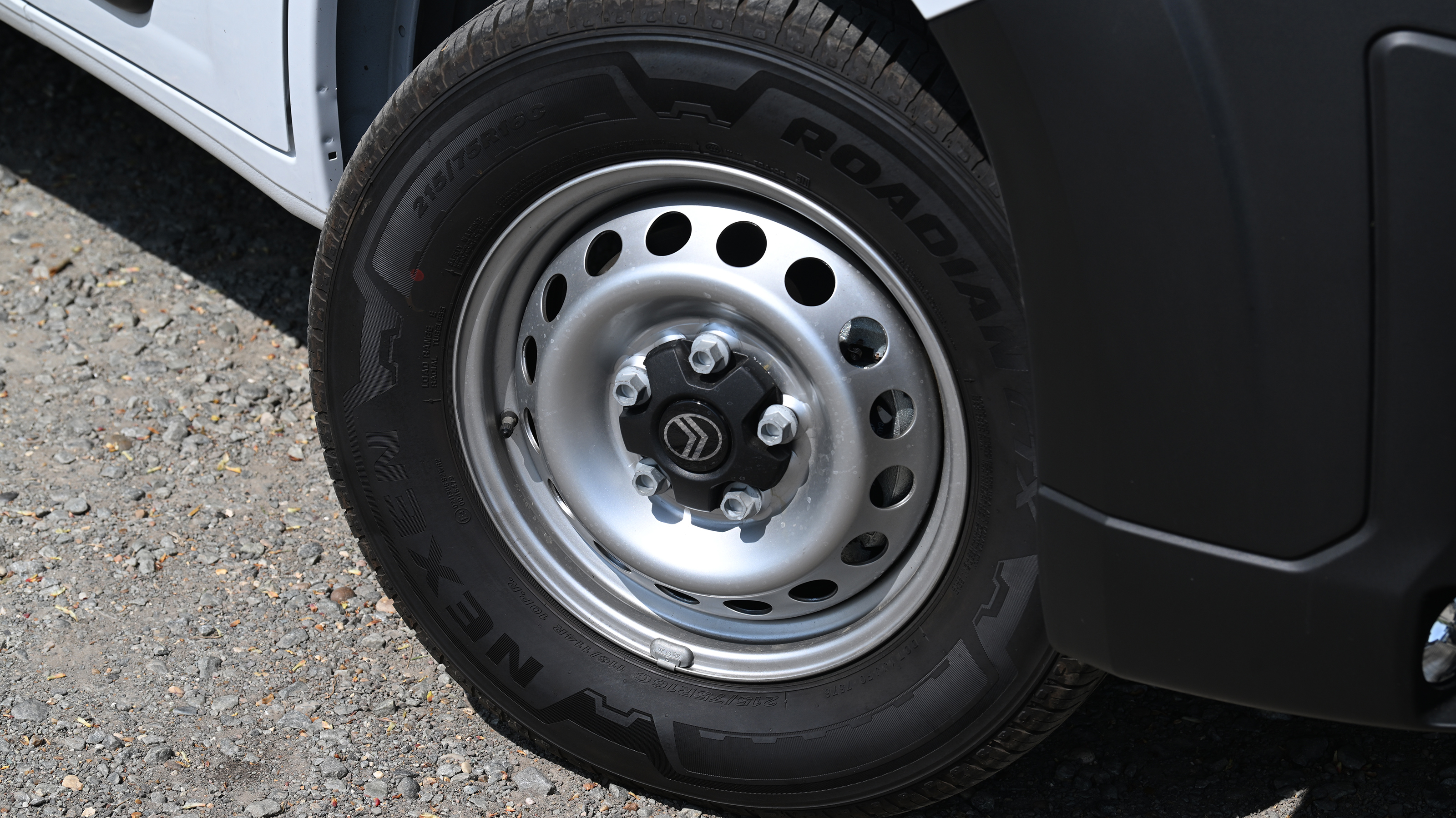 Citroen e-Relay - wheel