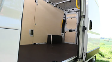 Citroen e-Relay - cargo area (side door view)