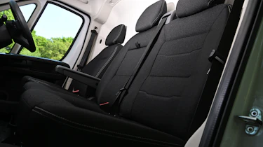 Citroen e-Relay - seats