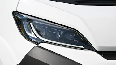Citroen e-Relay - headlight
