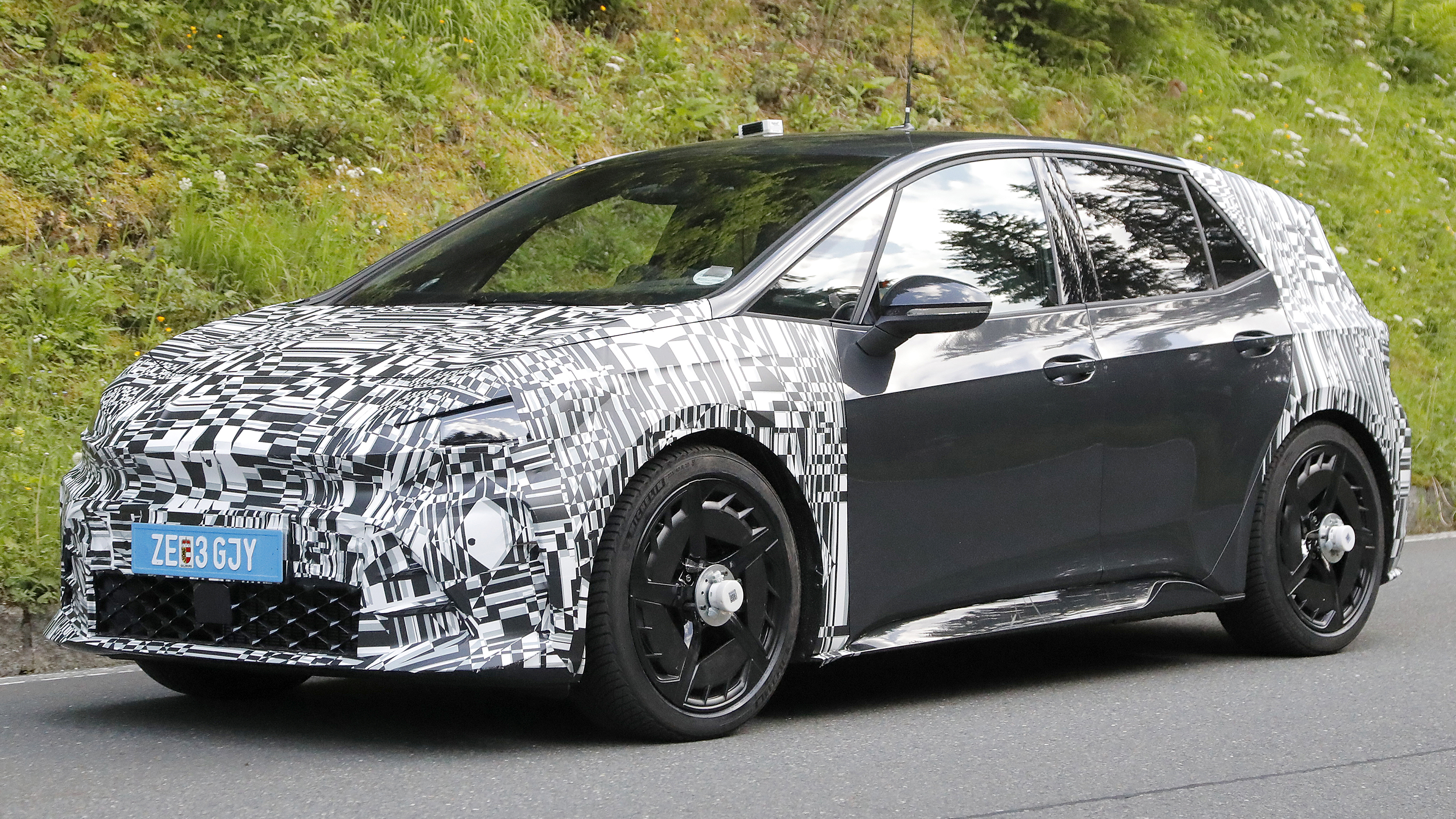 Cupra Born Facelift - front angled