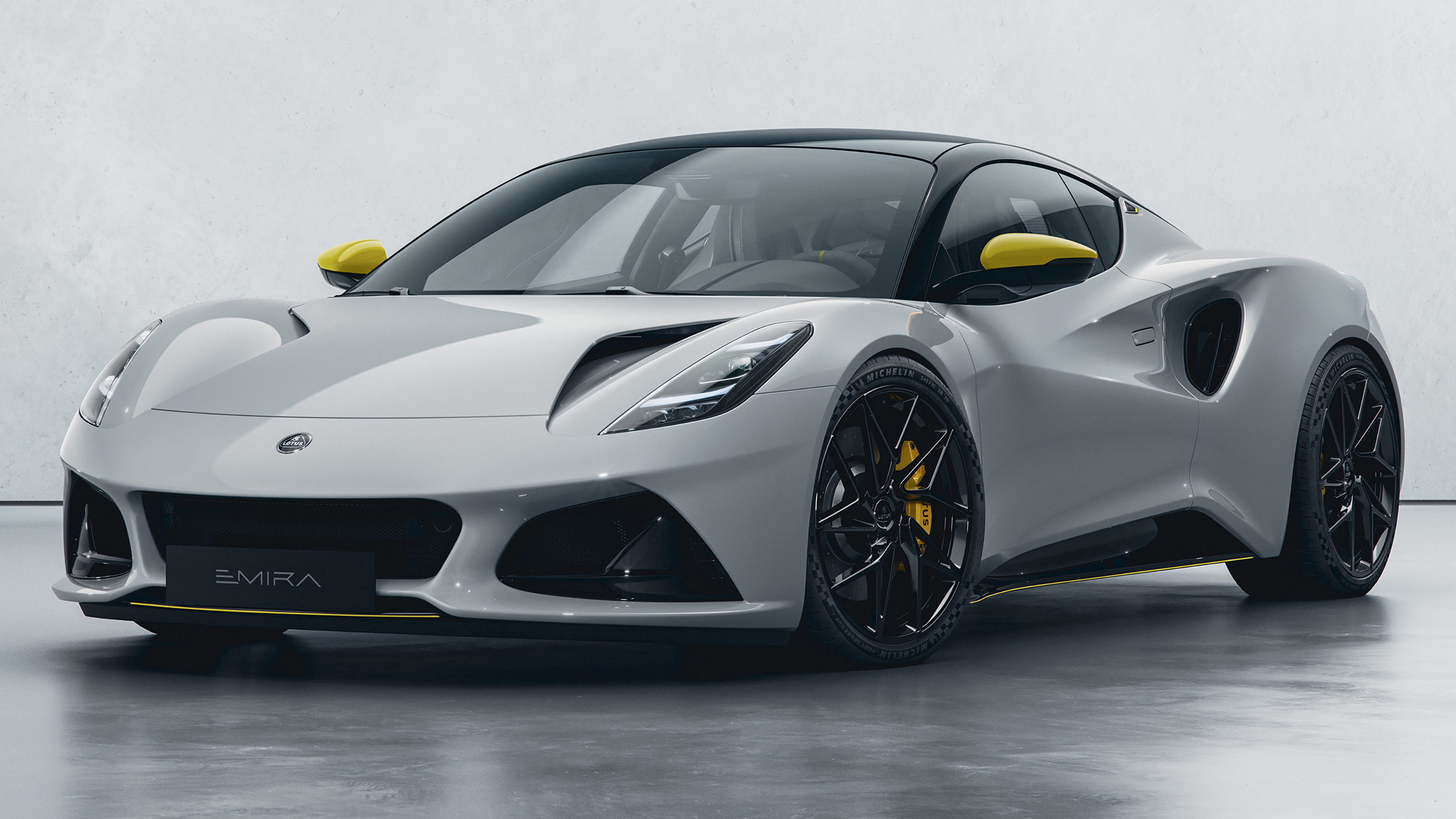 Lotus Emira Turbo SE - grey front 3/4