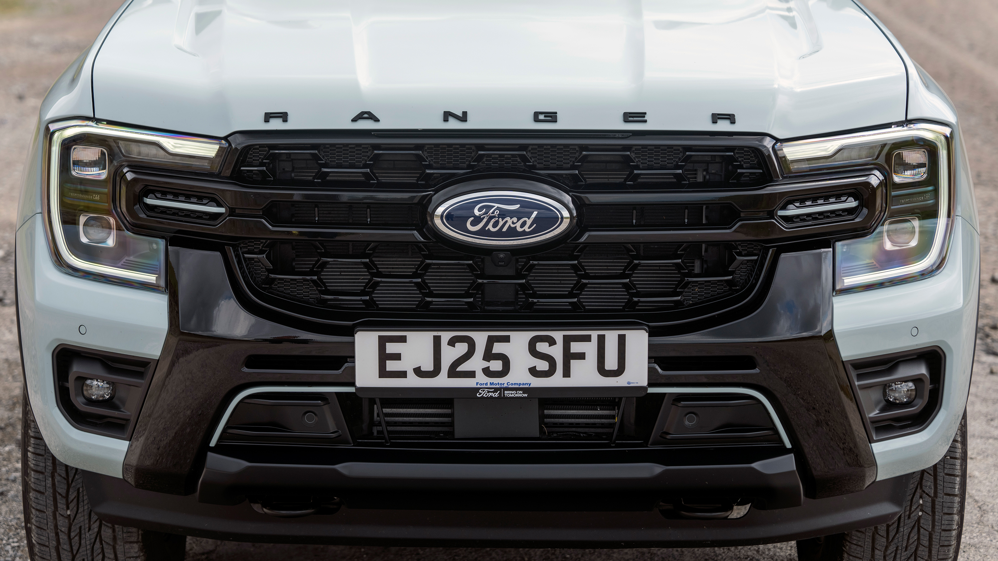 Ford Ranger PHEV - front grille