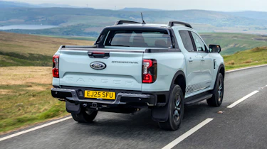 Ford Ranger PHEV - rear tracking