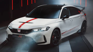 Honda Civic Type R Ultimate Edition - front 3/4