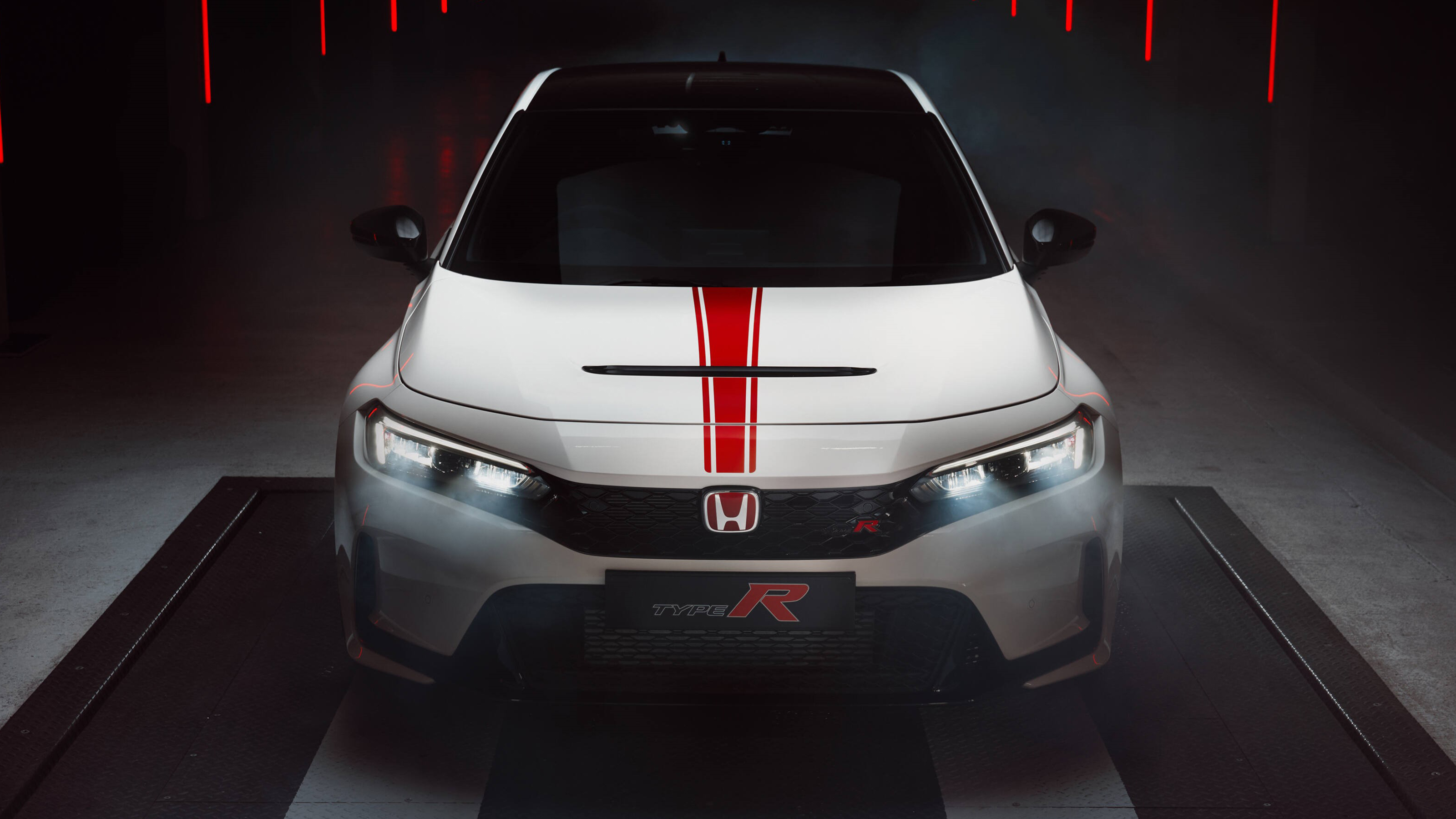 Honda Civic Type R Ultimate Edition - front end