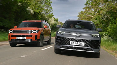 Hyundai Santa Fe and Volkswagen Tayron - front tracking