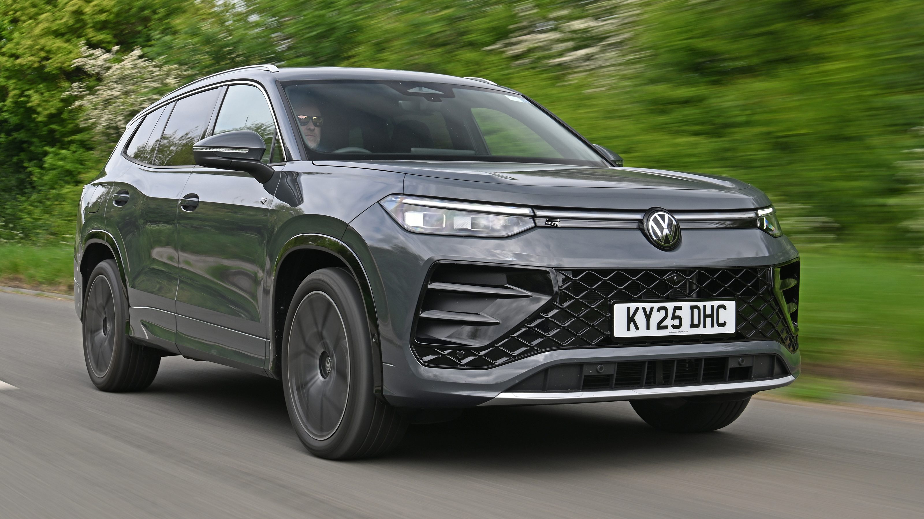 Volkswagen Tayron - front tracking 