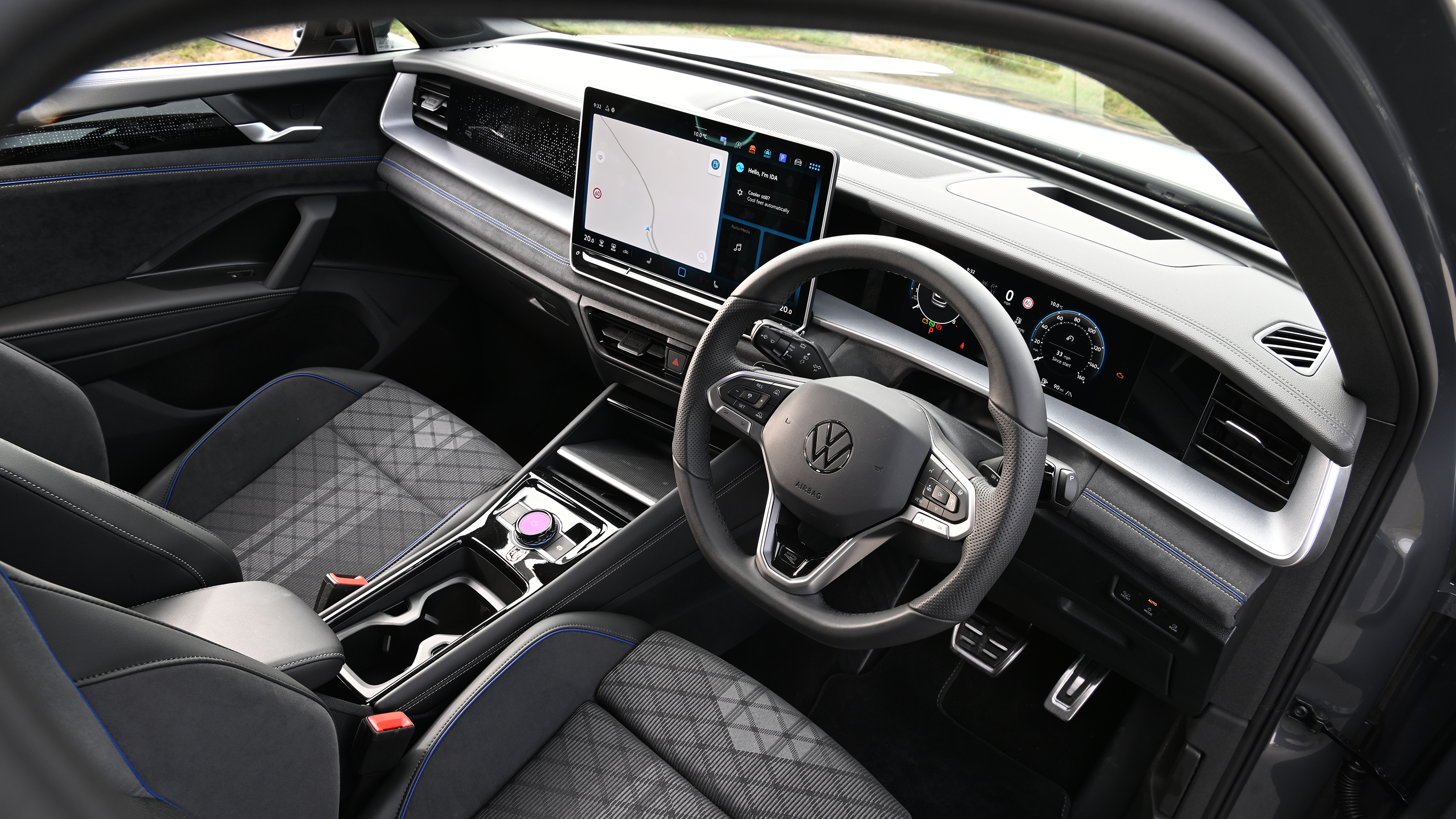 Volkswagen Tayron - front interior 