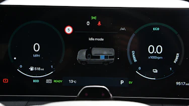 Hyundai Santa Fe - digital drivers display