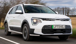 Kia Niro EV - white front 3/4