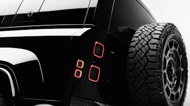 Land Rover Defender Octa Black - rear detail