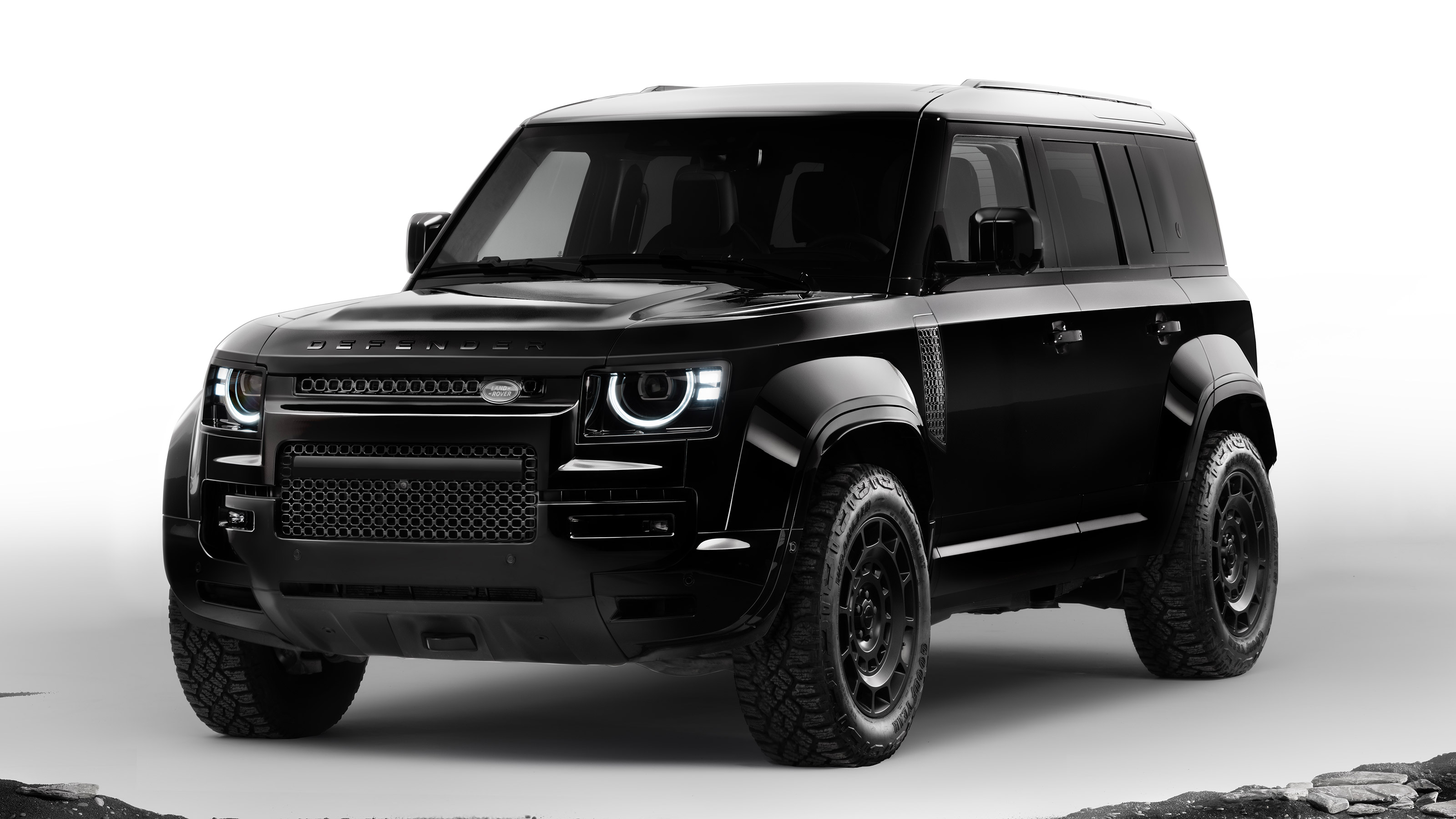 Land Rover Defender Octa Black - front