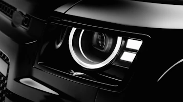 Land Rover Defender Octa Black - front light