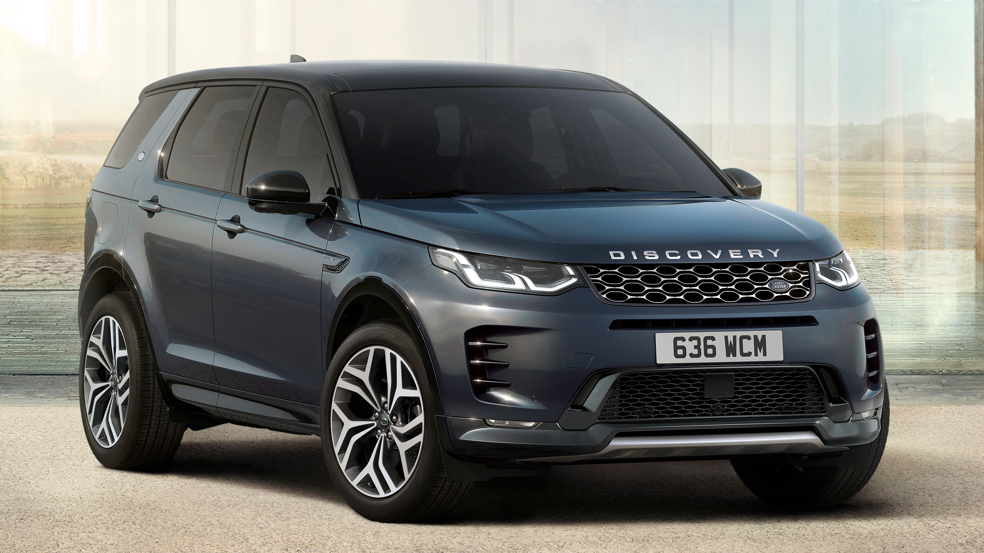Land Rover Discovery Sport MY26 - front