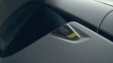 Lotus Emira Turbo SE - badge