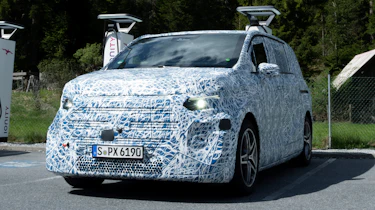 Mercedes VLE - front 3/4 charging
