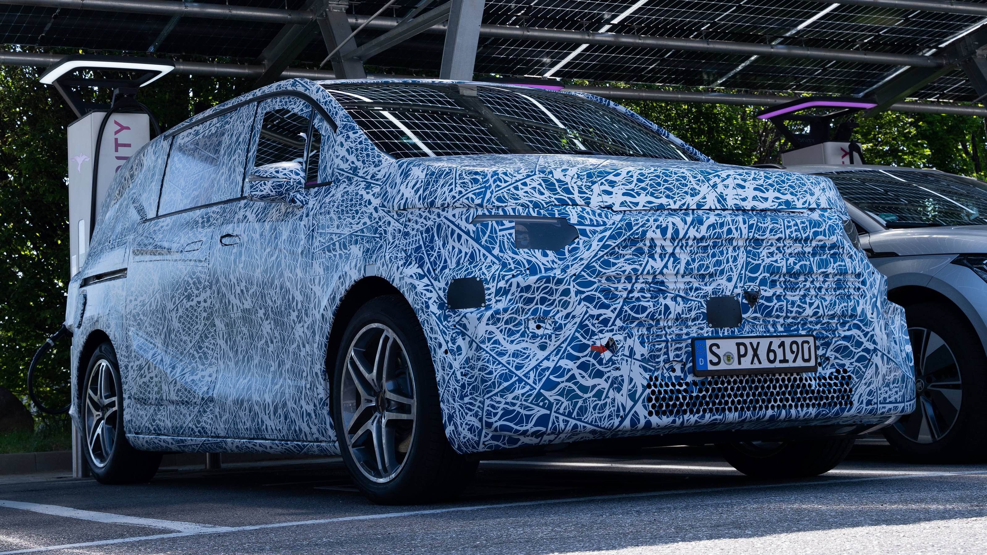Mercedes VLE - front charging station