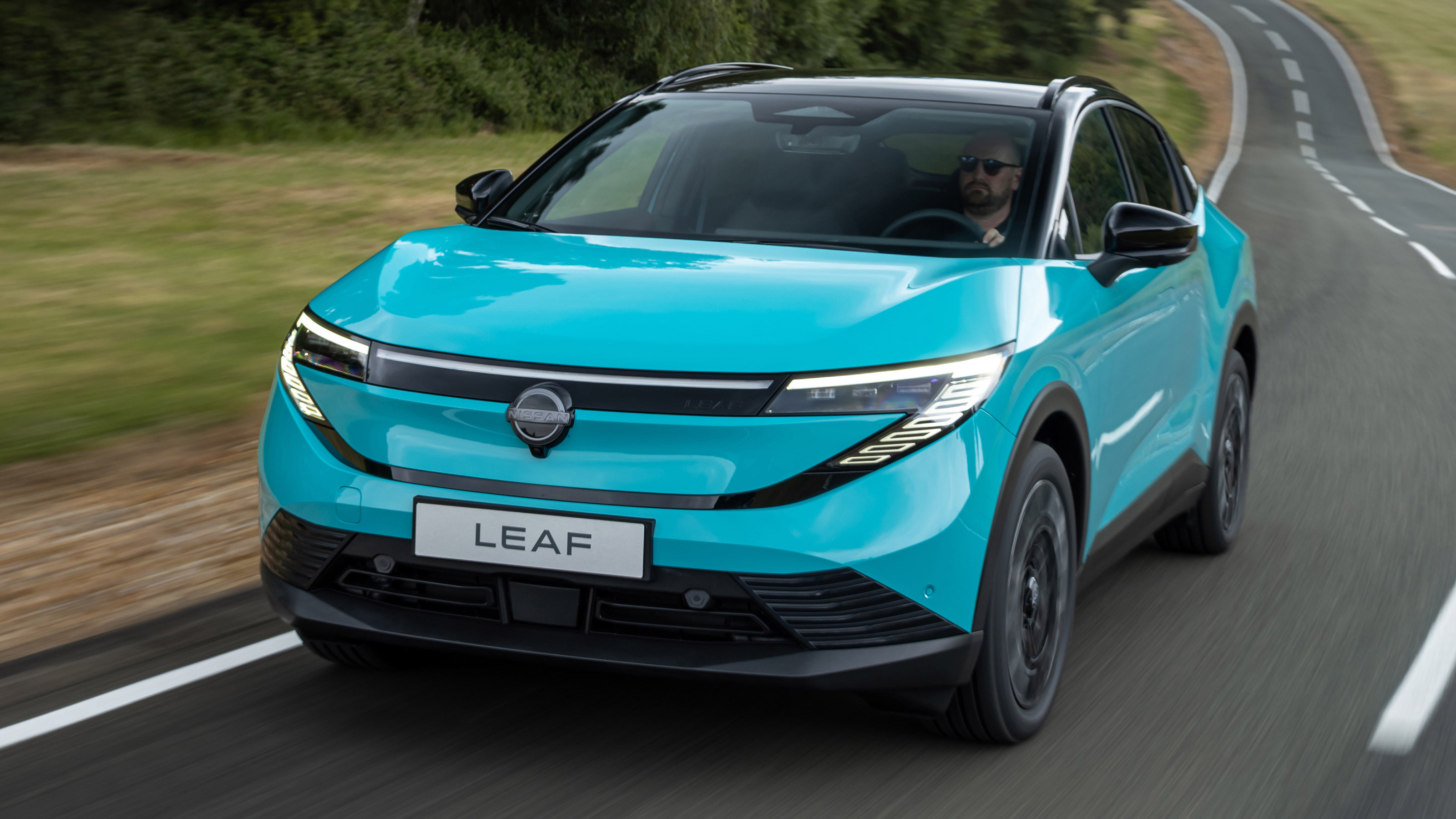Nissan Leaf - front action