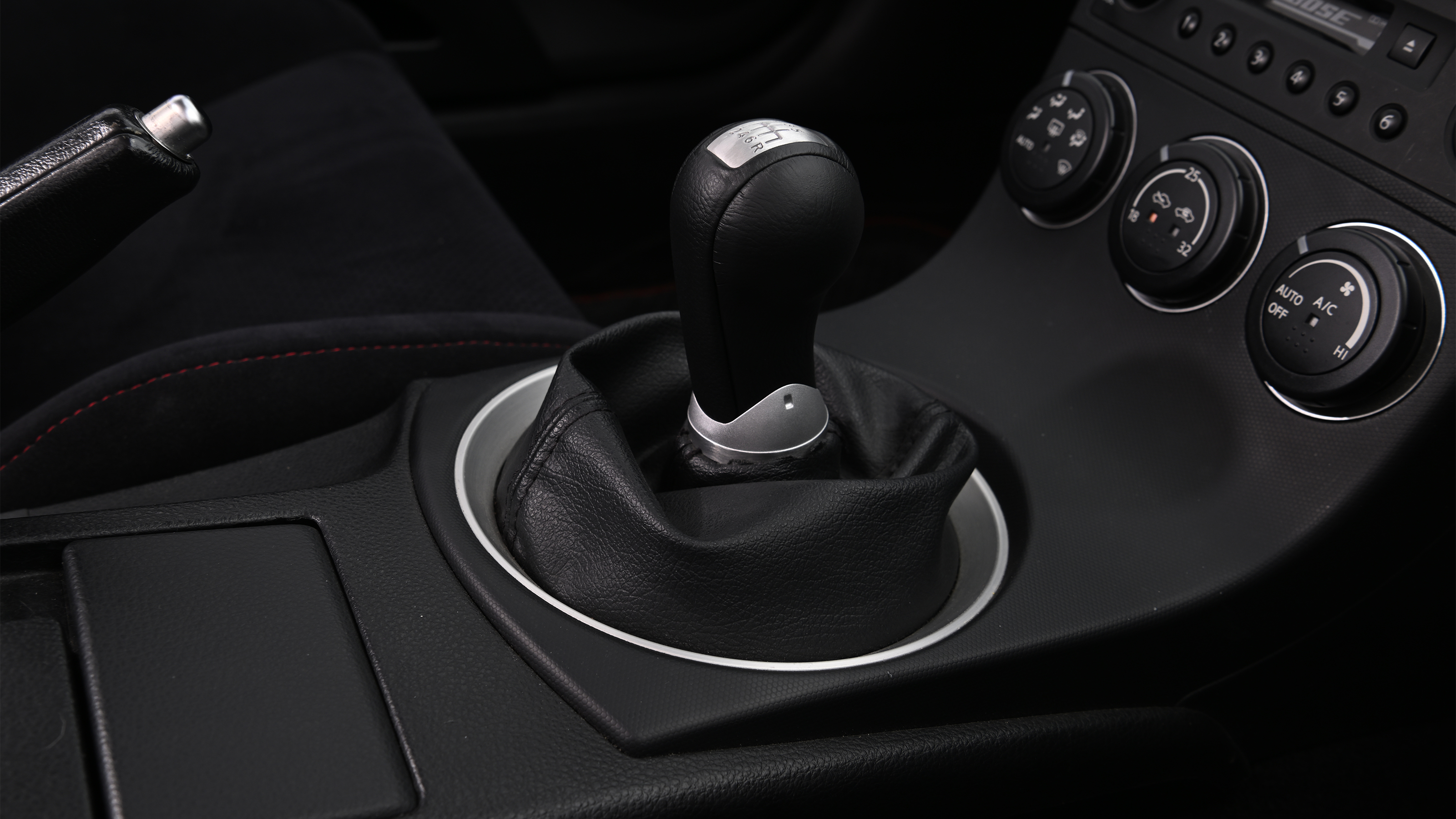 Nissan Nismo cars - 350 Z gear shift