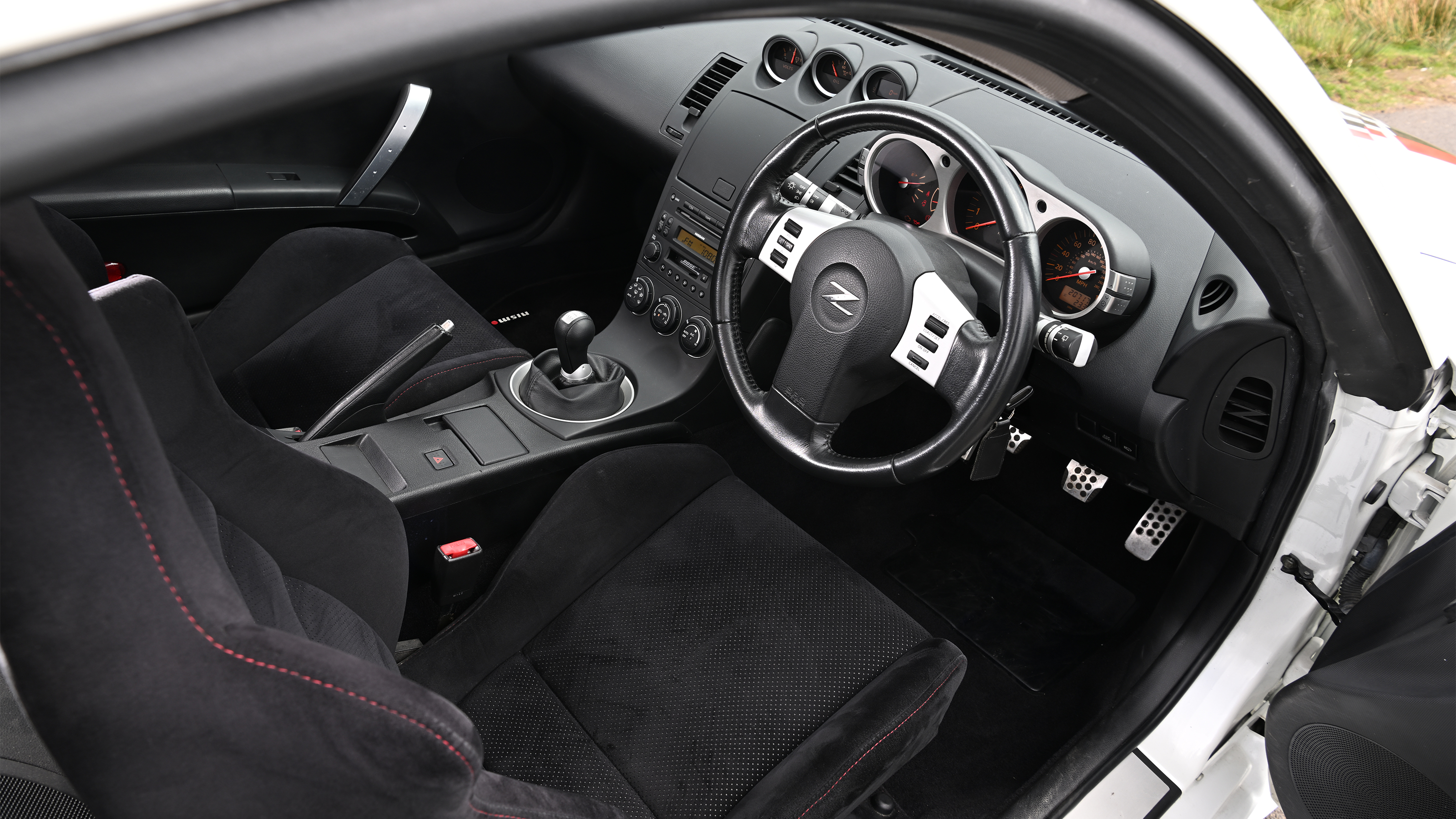 Nissan Nismo cars - 350 Z interior overview