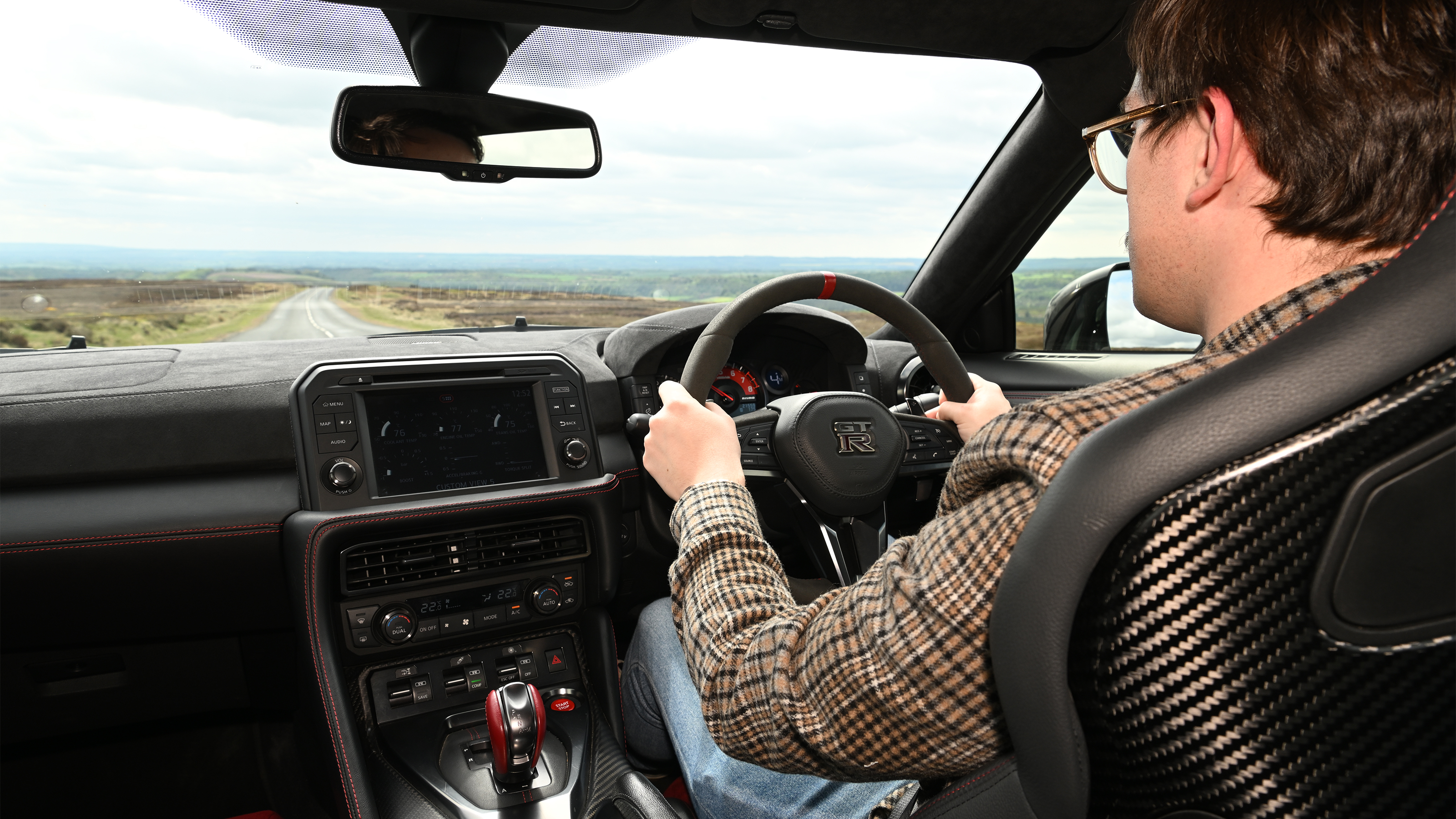 Nissan Nismo cars - GTR driving
