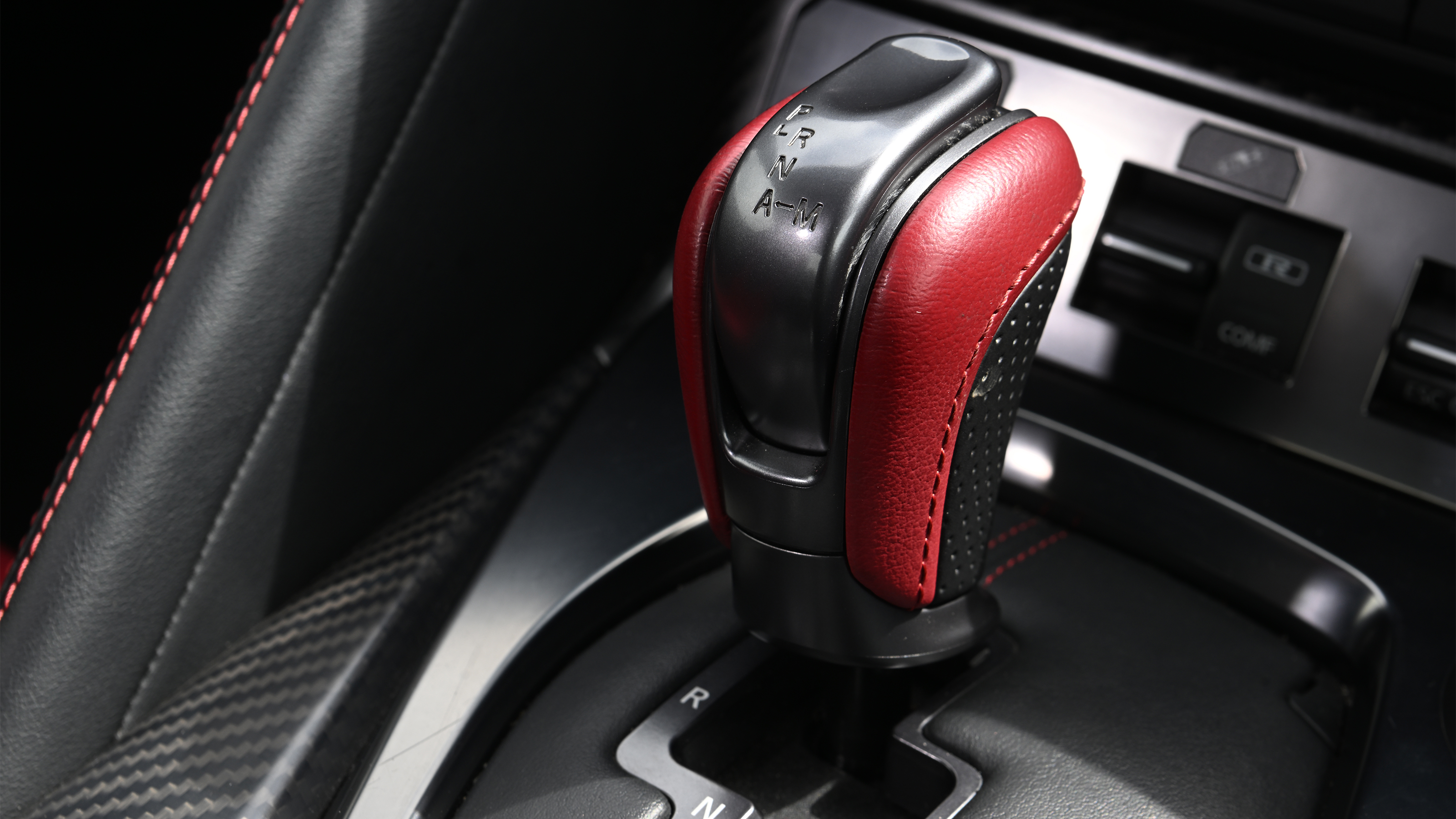 Nissan Nismo cars - GTR gearshift