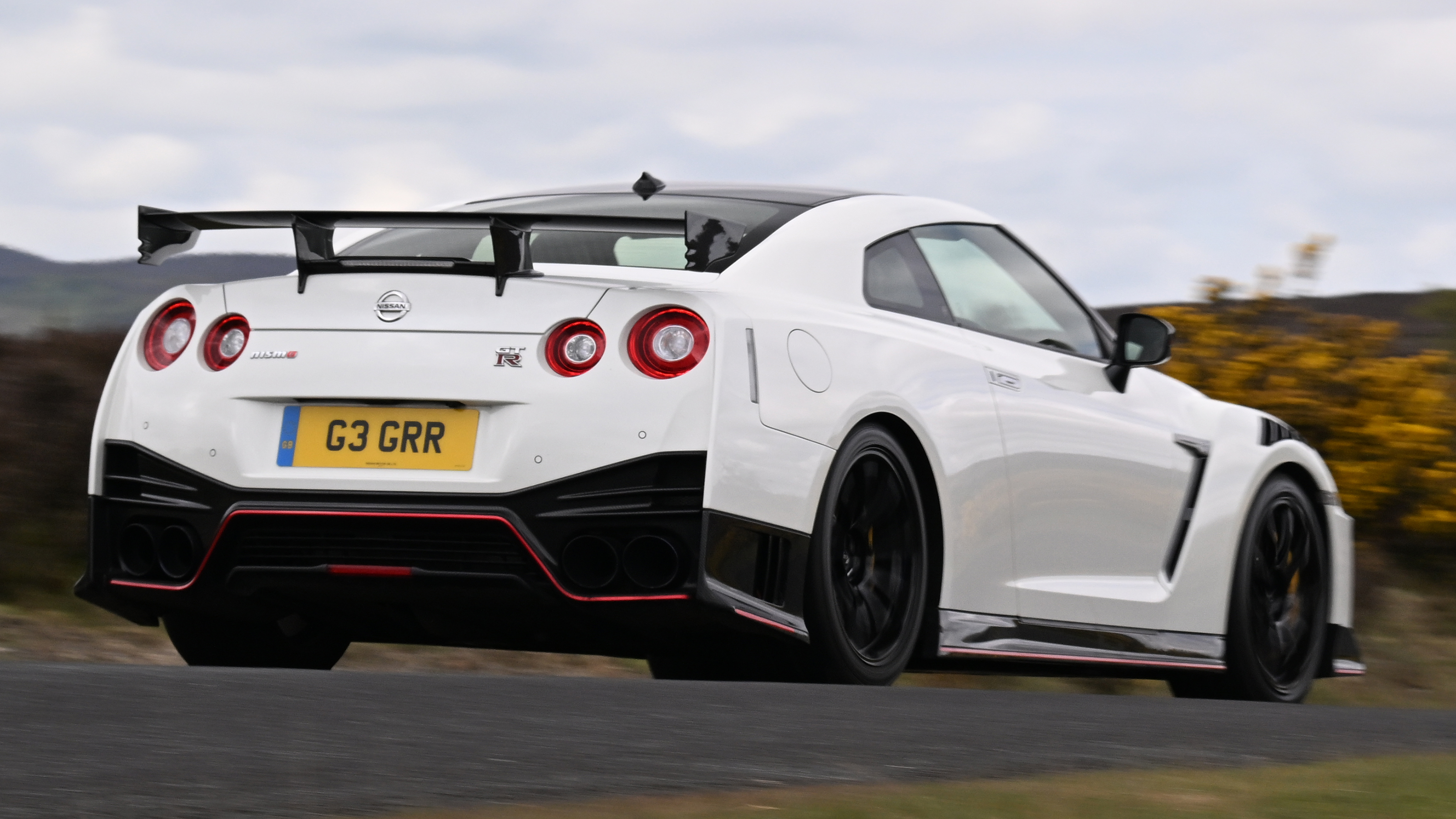 Nissan Nismo cars - GTR rear 3/4 tracking