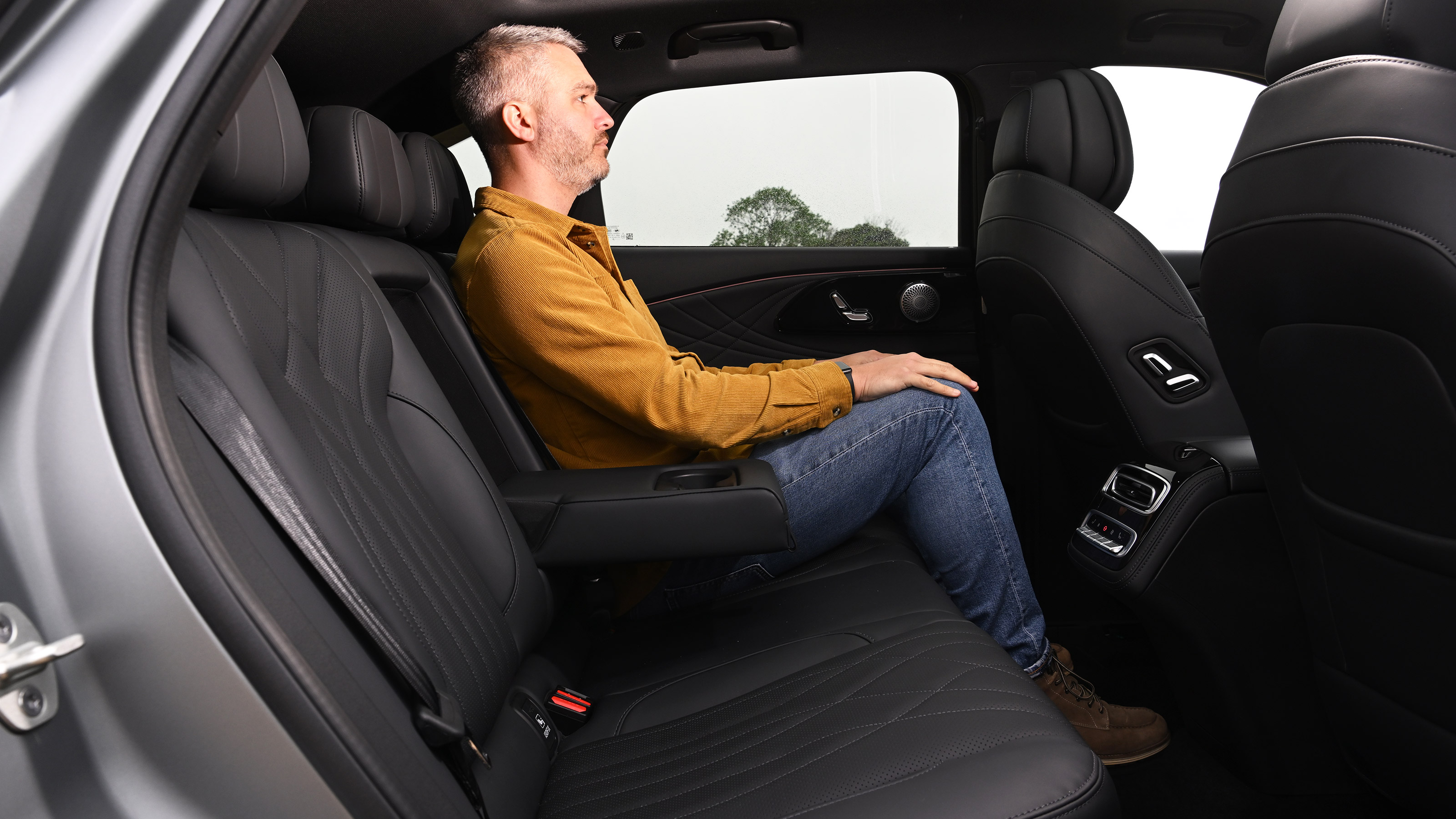 Omoda 9 review 2026 - price, interior & boot space | Auto Express