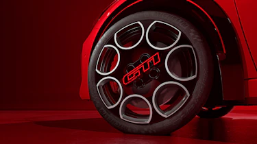 Peugeot E-208 GTi - wheel