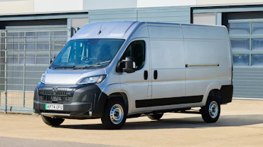 Peugeot E-Boxer - front static