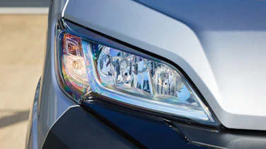 Peugeot E-Boxer - front headlights