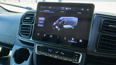 Peugeot E-Boxer - infotainment screen