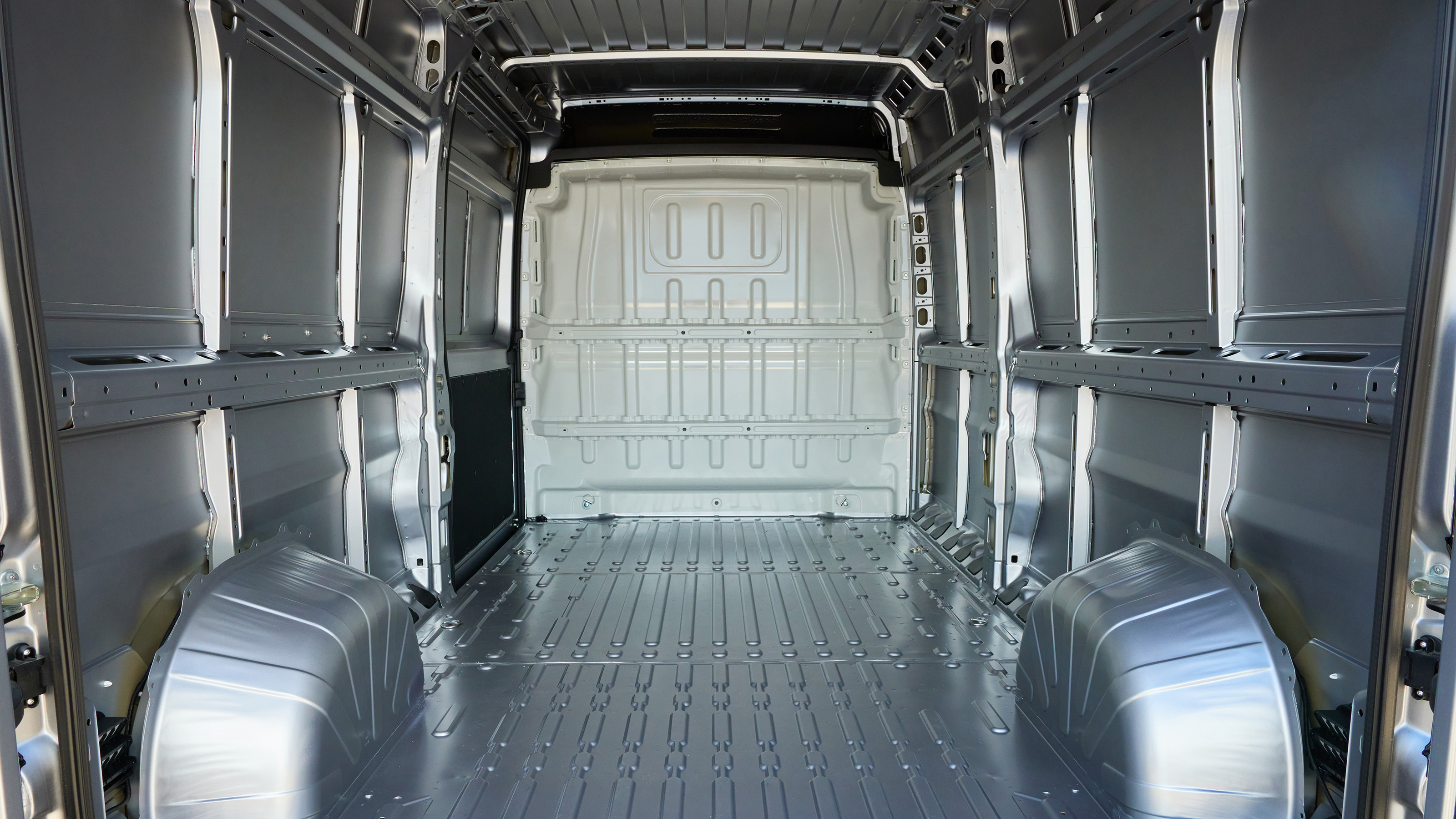 Peugeot E-Boxer - rear cargo area 