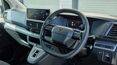 Peugeot E-Expert - interior