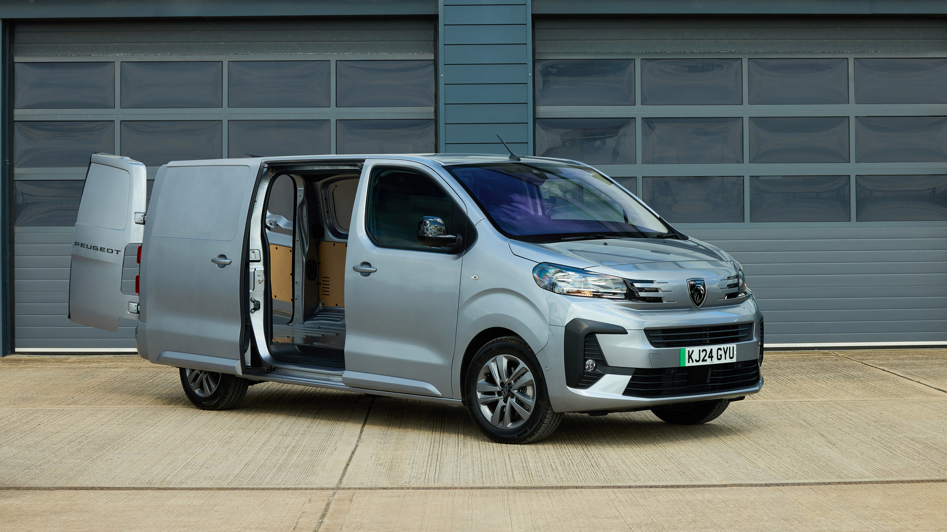 Peugeot E-Expert - front static, side loading and rear doors open 