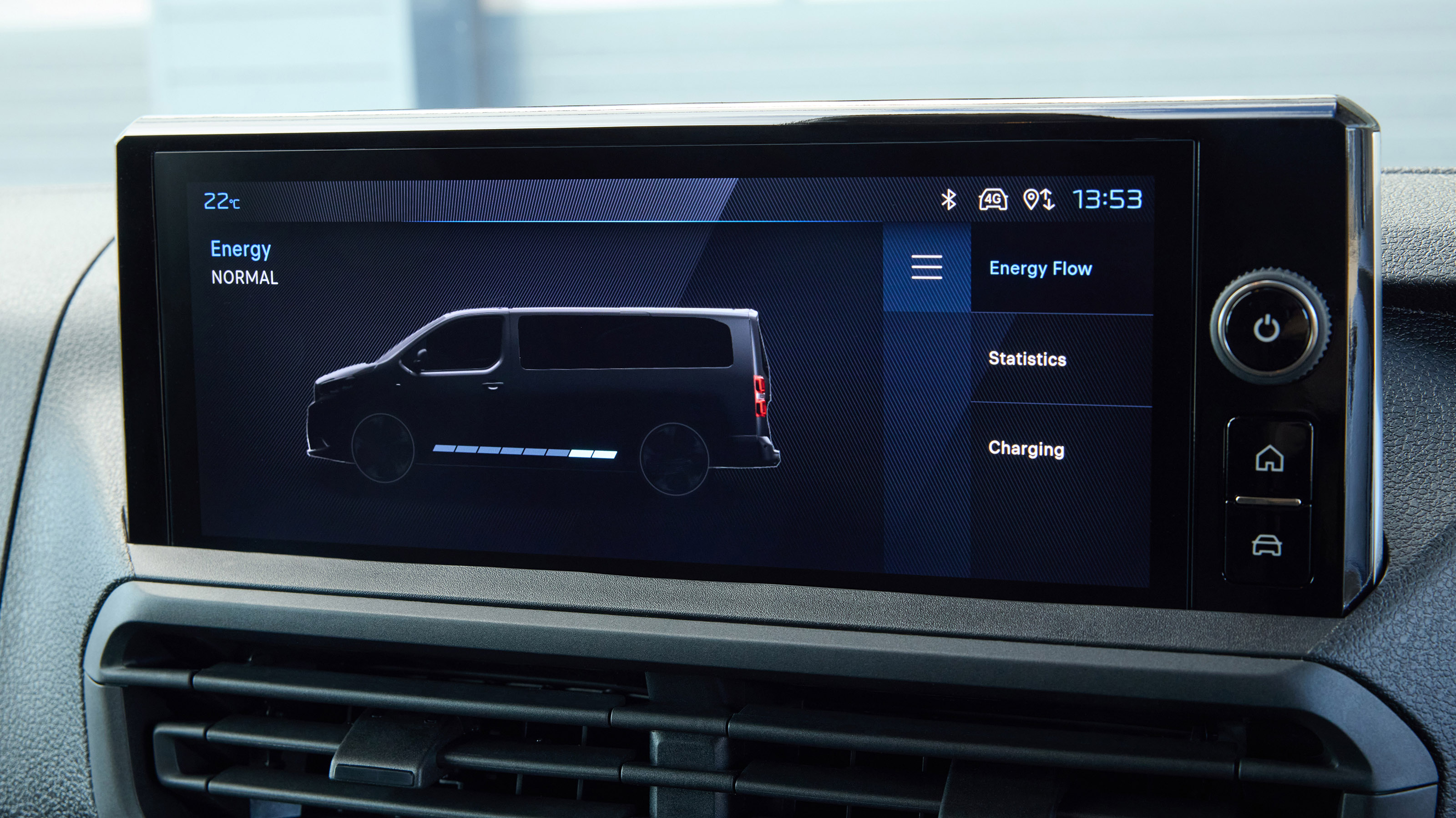 Peugeot E-Expert - infotainment screen 