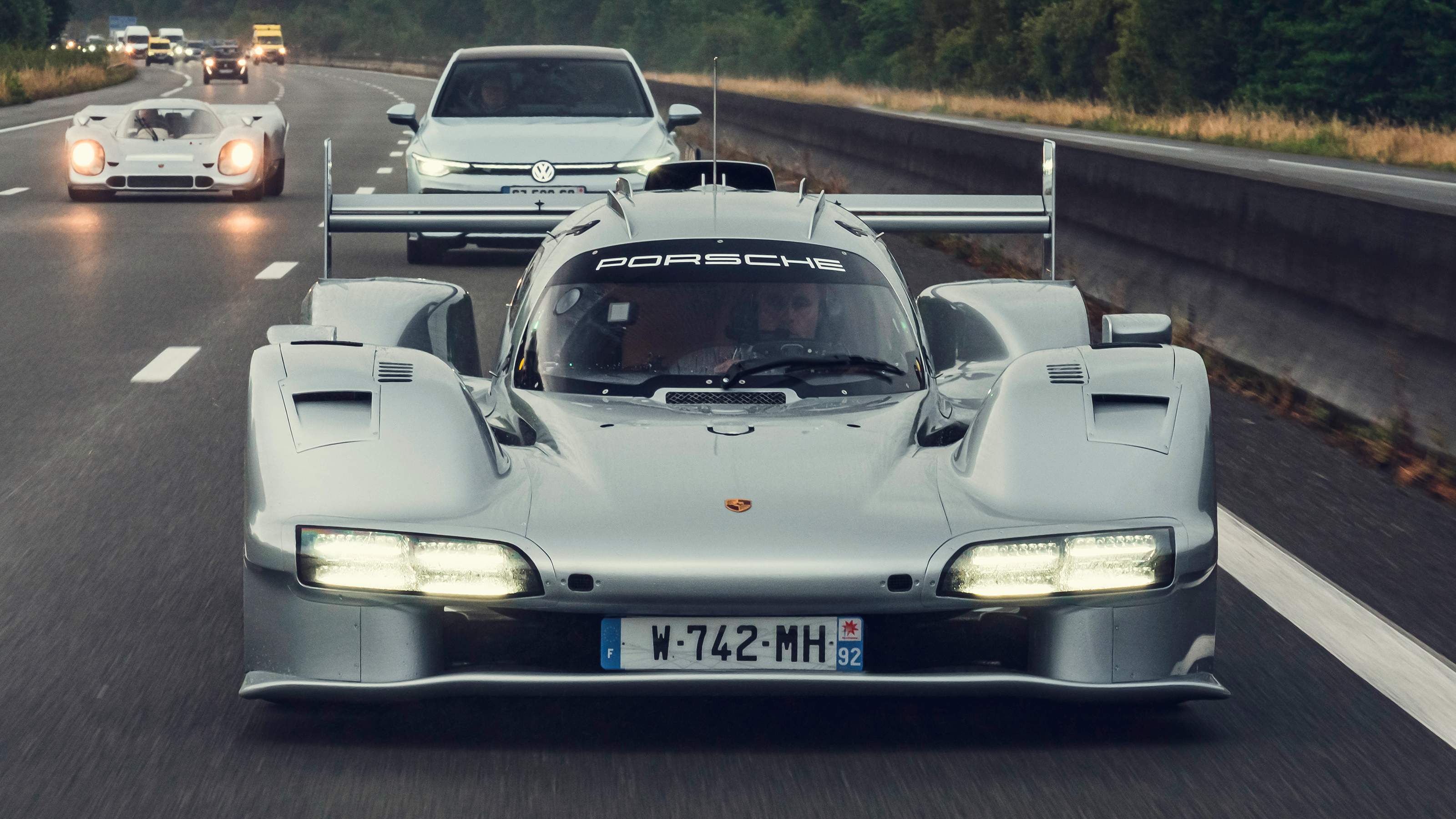 Porsche 963 RSP - front end tracking on the Autobahn