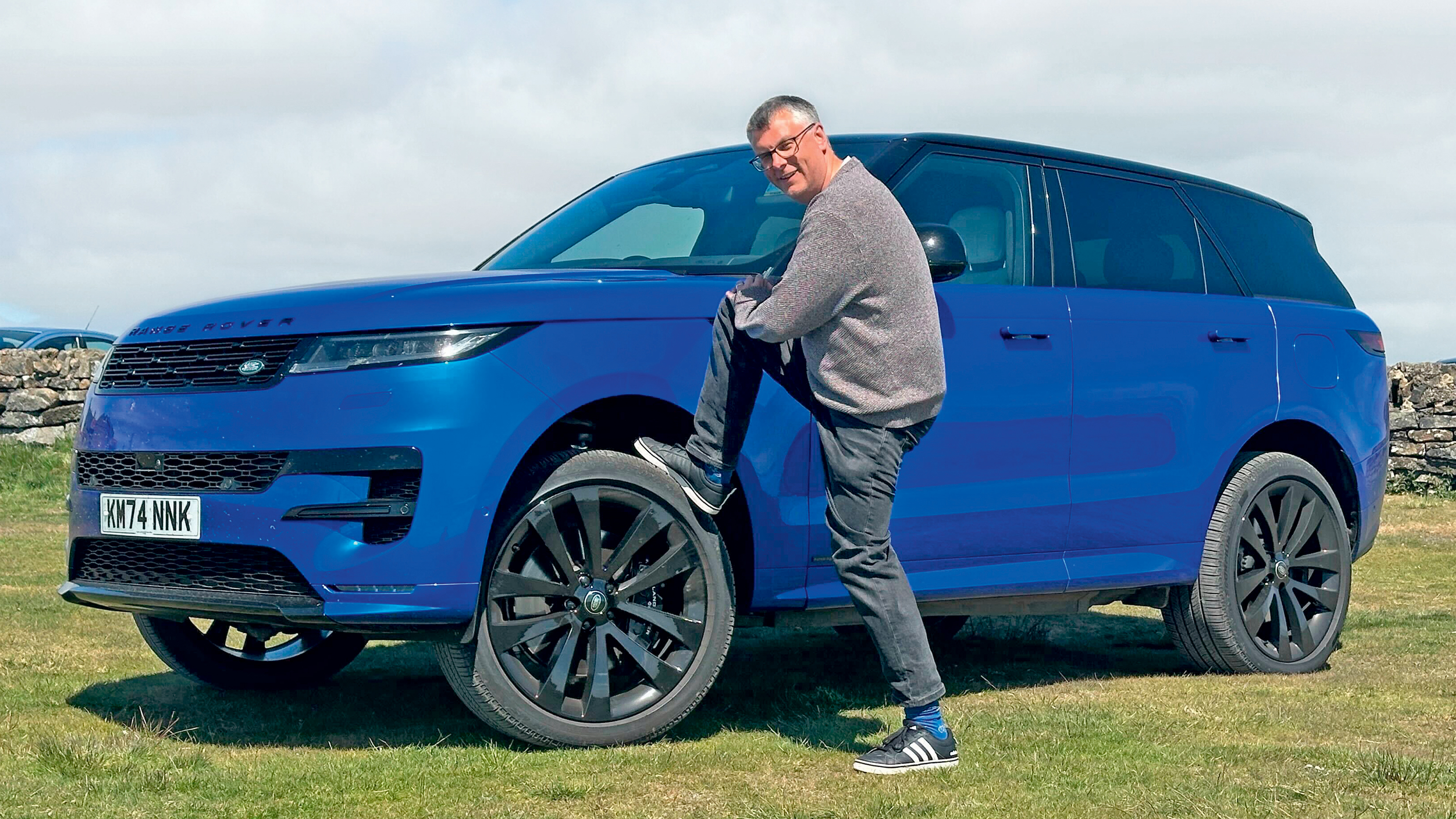 Range Rover Sport P550e Autobiography long-term - standing on tire