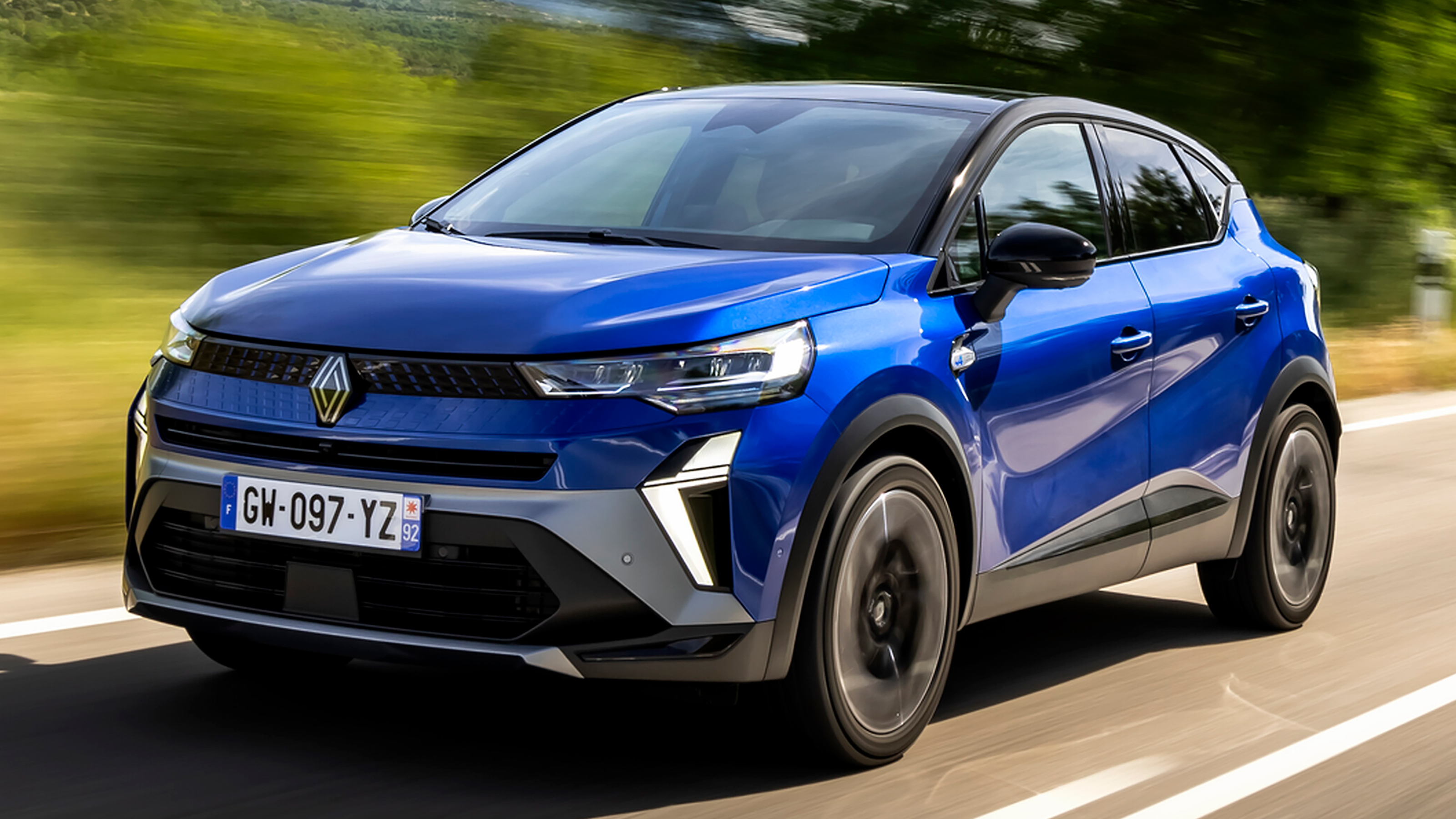 Renault Captur hybrid - front 3/4