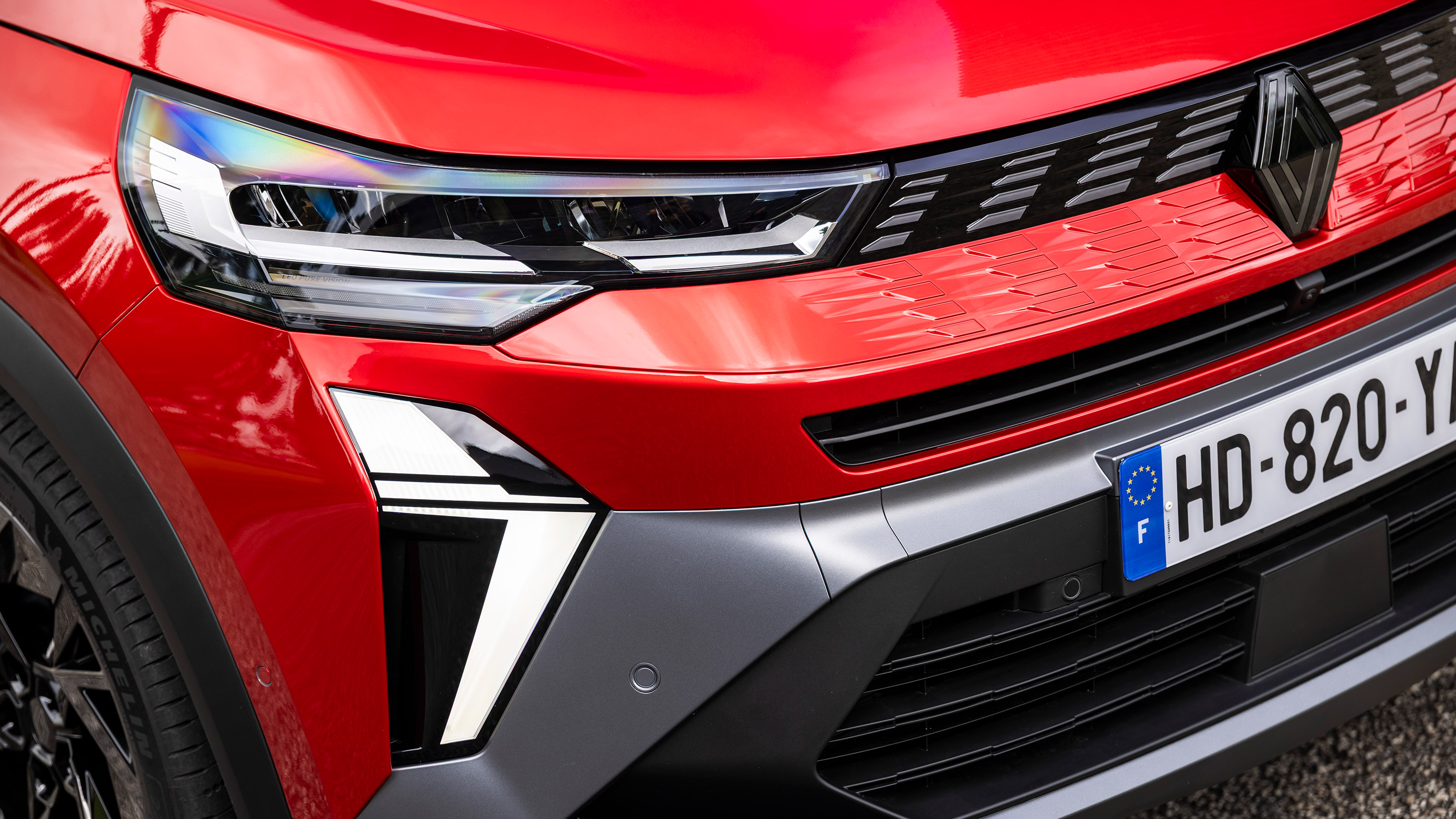 Renault Symbioz - front light