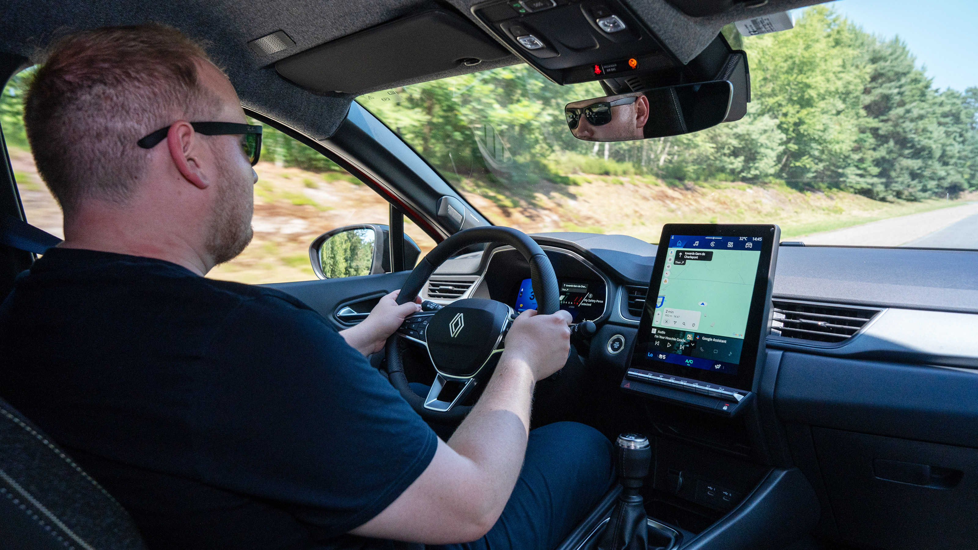Ellis Hyde driving the Renault Symbioz