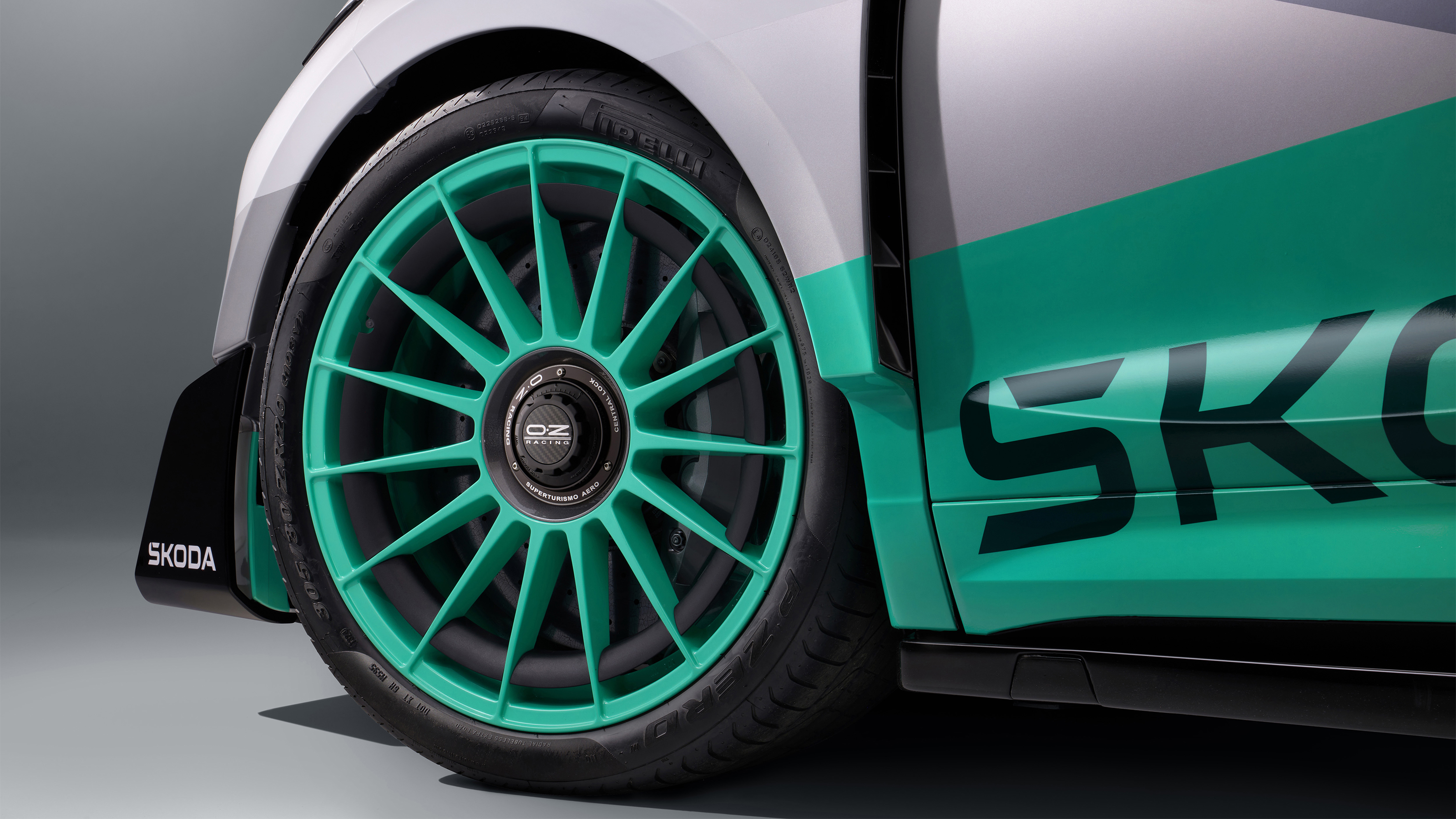 Skoda Enyaq RS Race concept - front wheel
